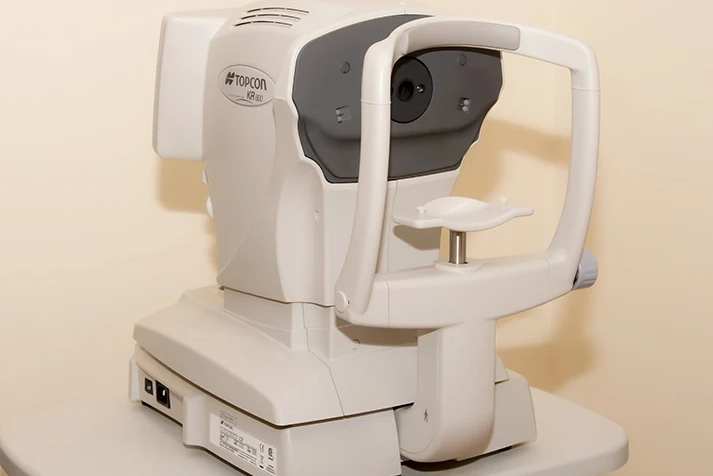 georgios-siskos-ophthalmologist-cayman-islands-refractive-correction